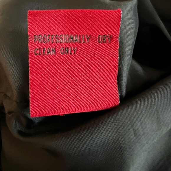 Guess down puffer coat-size Medium - Picture 7 of 11